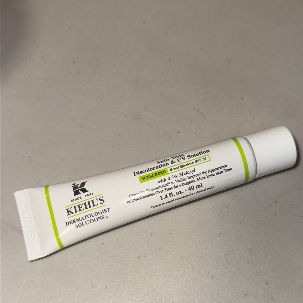 Kiehl's Auto-Tone Discoloration & UV Solution Sunscreen SPF 30 with 0.5% Melasyl